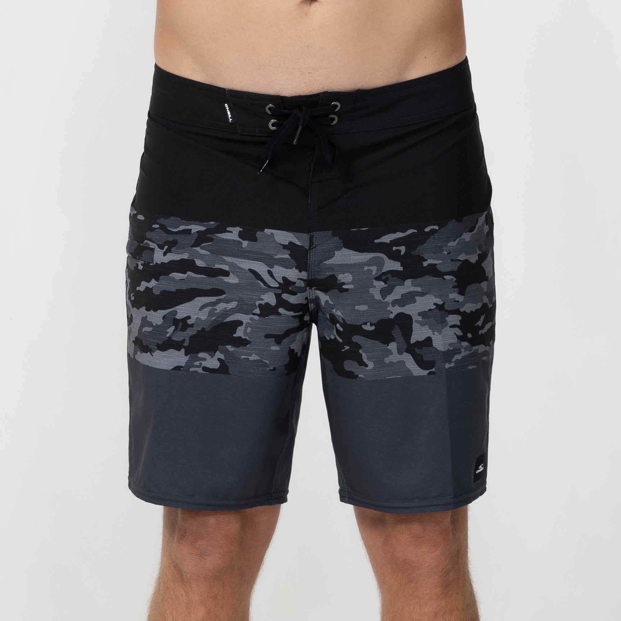 Heat Block 19" Boardshort - Black Camo