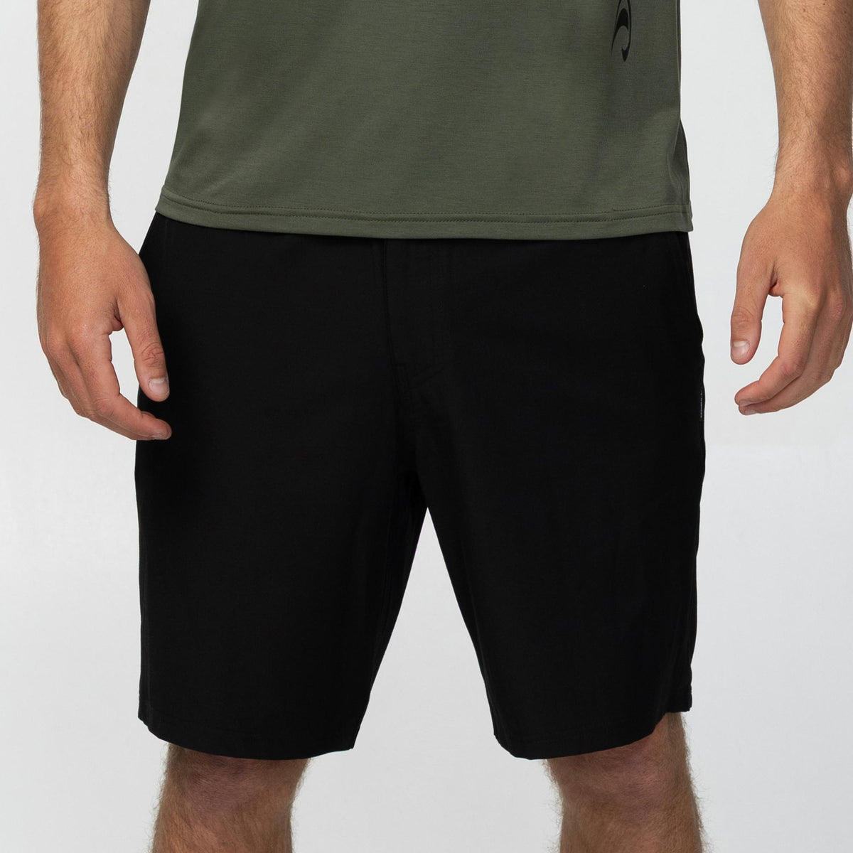 Men's Reserve Light Check 19" Hybrid Short - Black