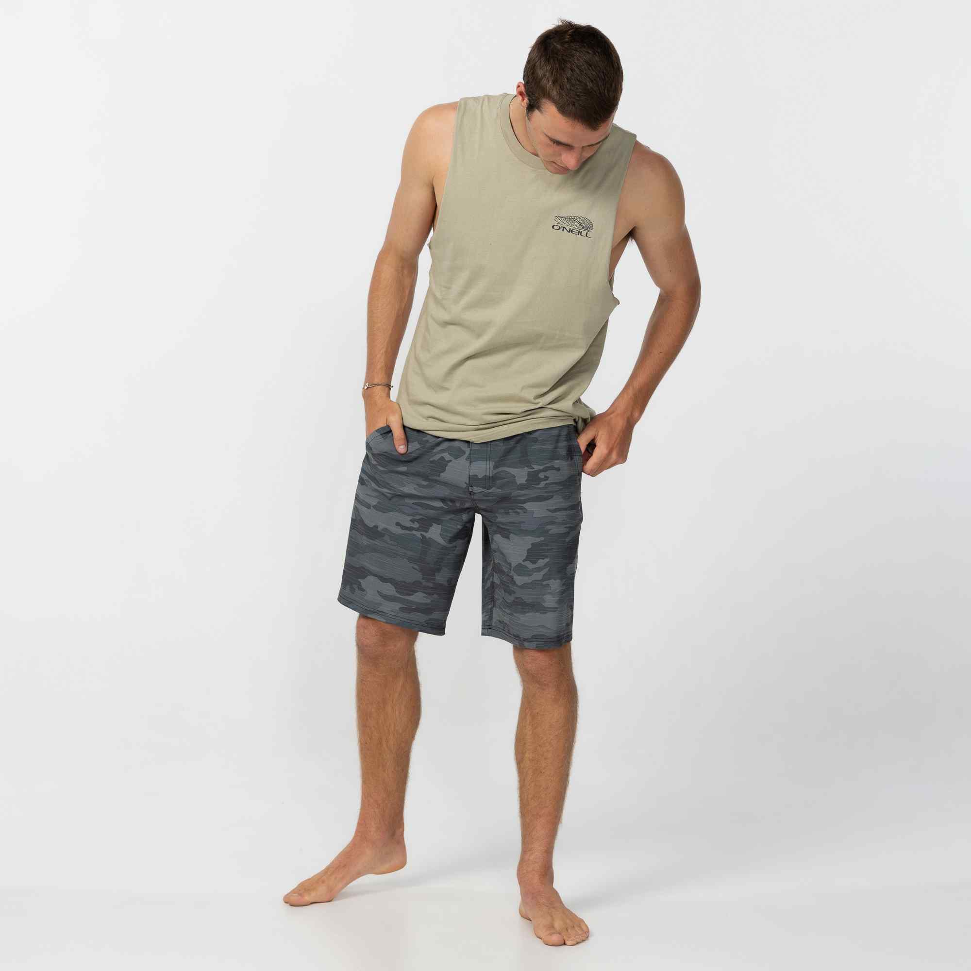 Reserve Slub 20" Hybrid Short - Black Camo