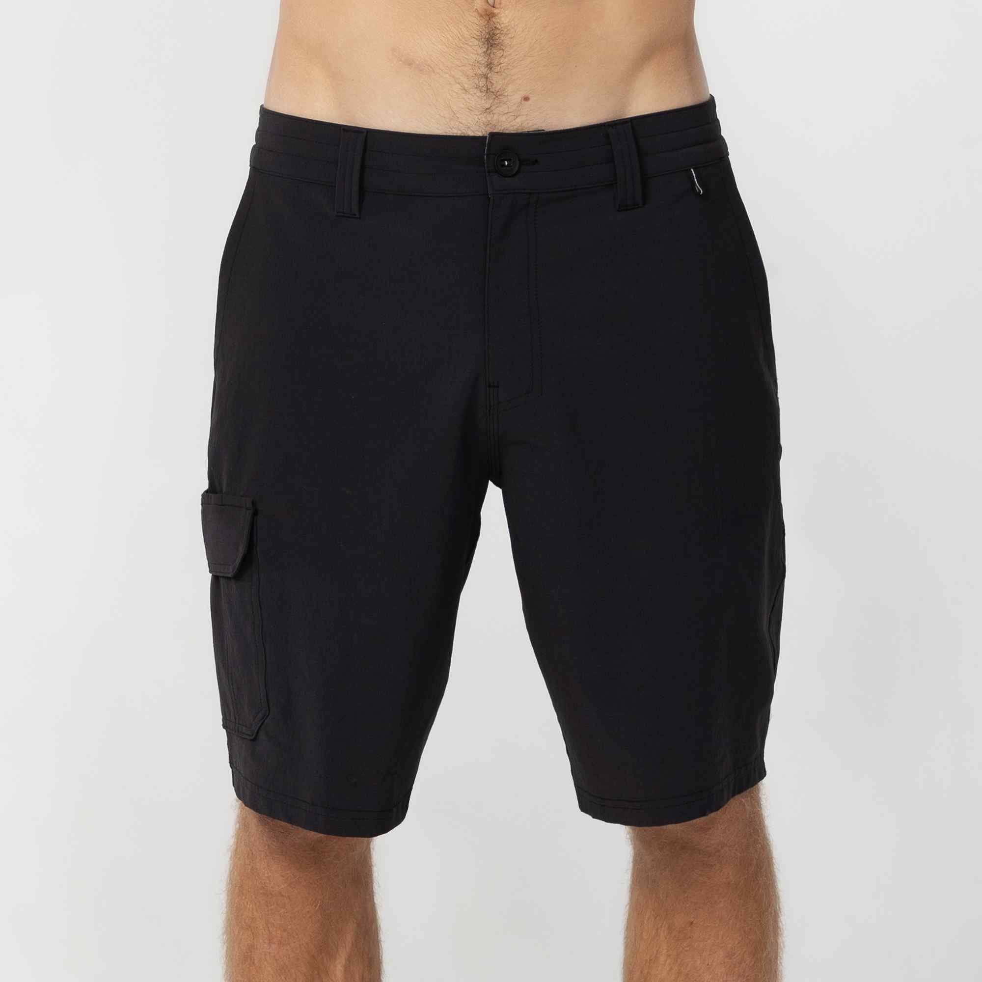 TRVLR Cargo 20" Hybrid Short - Black