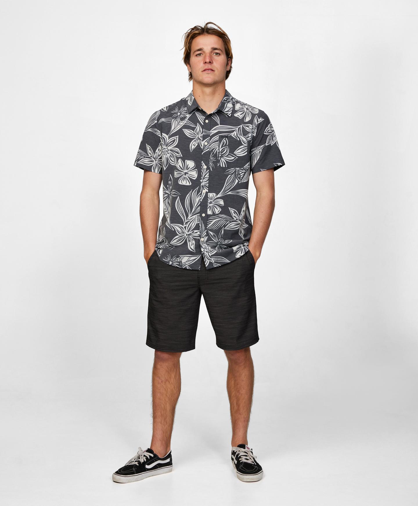 UPF Traverse SS Shirt - Black