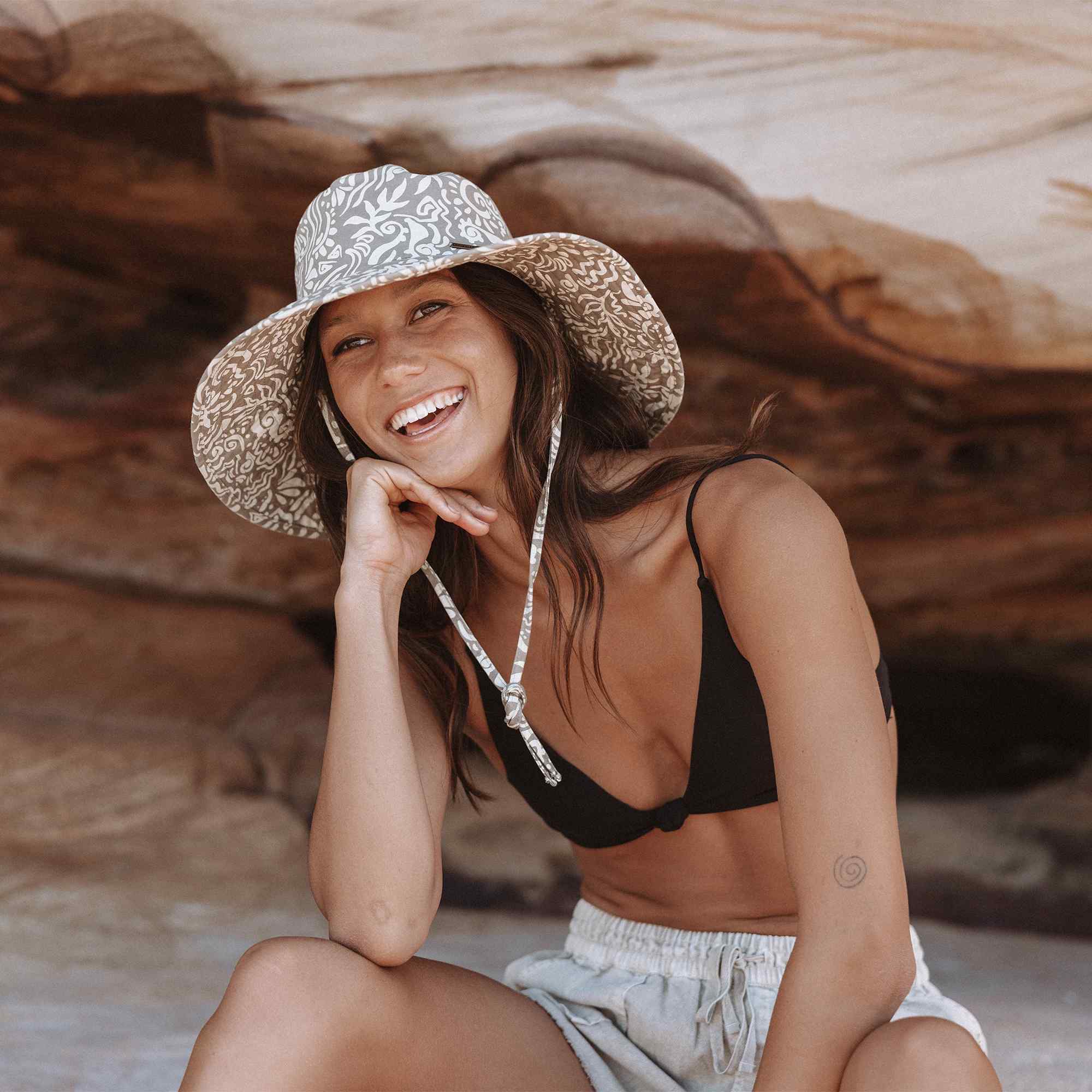 Women's Overcast Bucket Hat - Dune
